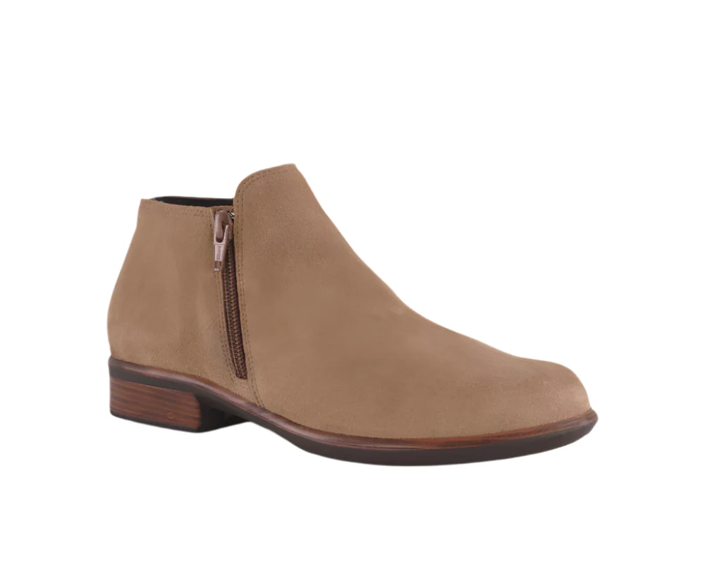 NAOT HELM WOMEN'S