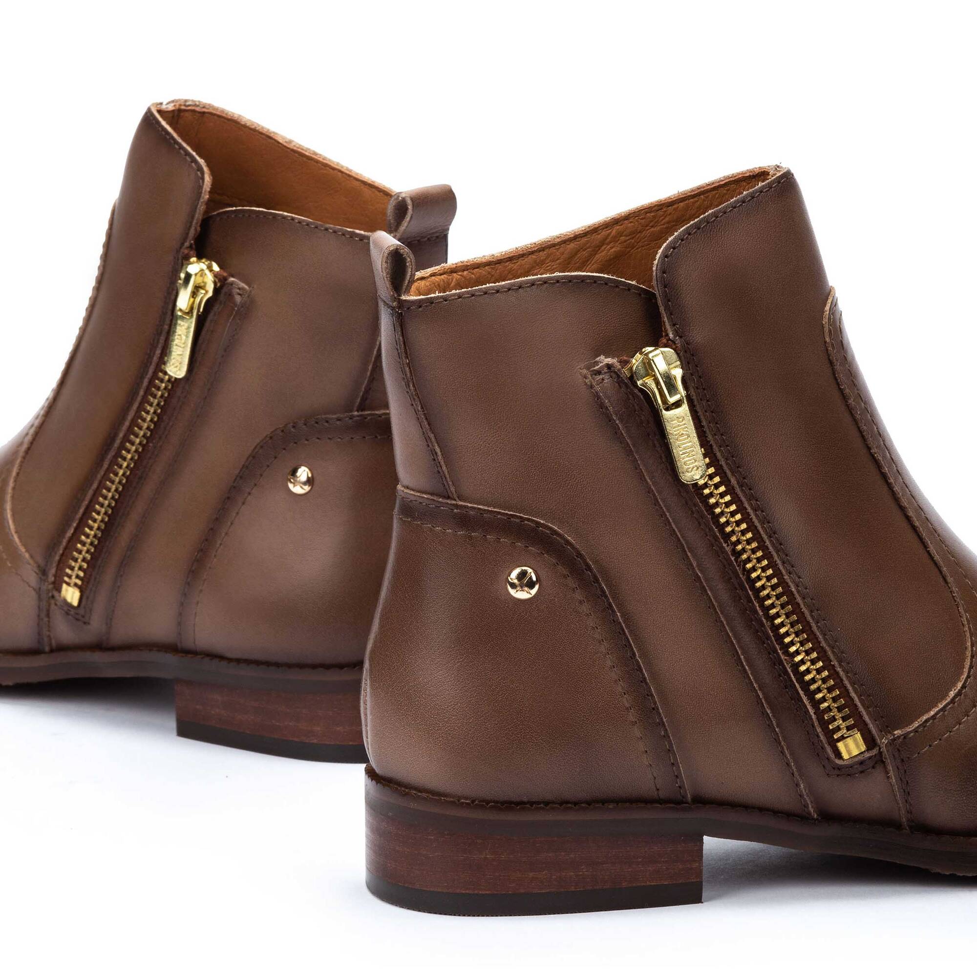 PIKOLINOS ROYAL SIDE ZIP WOMEN'S - Image 15